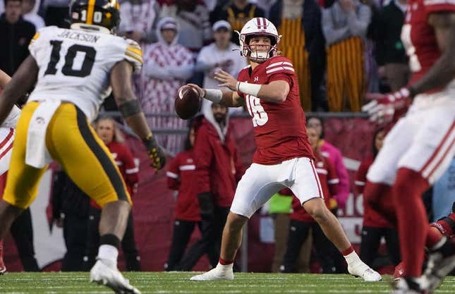 Wisconsin Turns To Backup QB Braedyn Locke For Trip To Illinois