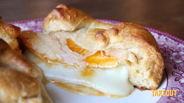 Brie En Croute With Apricot Jam