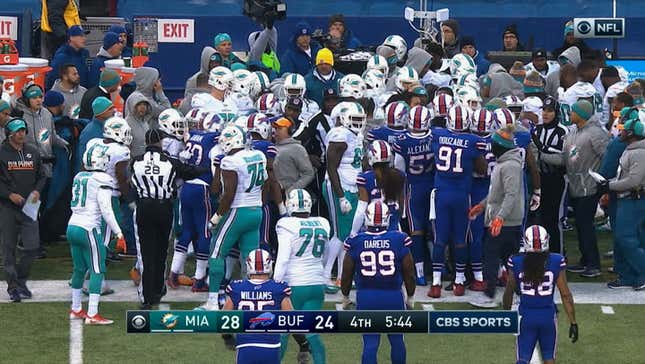 Kicker Sparks Sideline Fight