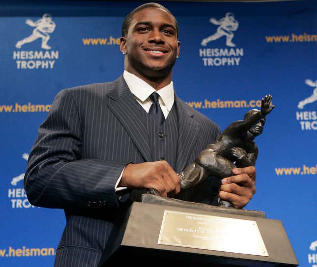 Image for article titled Dear NCAA, Run Reggie Bush His Heisman Trophy