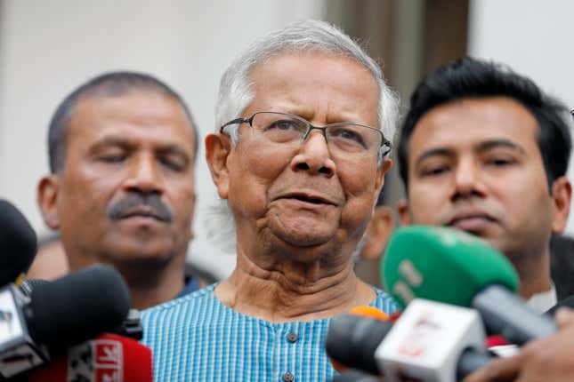 Ο νομπελίστας Muhammad Yunus αφέθηκε ελεύθερος με εγγύηση για υπόθεση διαφθοράς στο Μπαγκλαντές