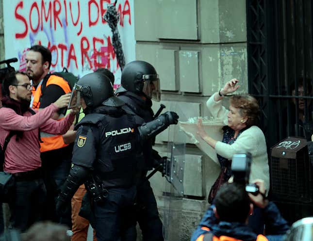 Image for article titled The violent images of the Catalonian independence vote are a disaster for the Spanish government