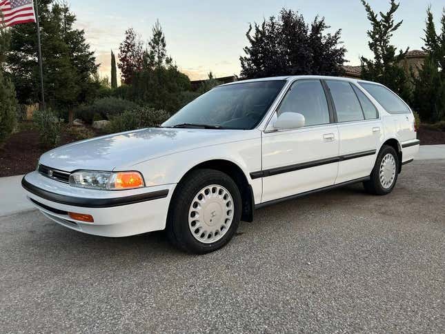 Image for article titled At $17,500, Will This 1993 Honda Accord LX Wagon Haul Home A Win?