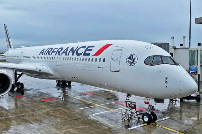 Image for article titled Trans-Atlantic Air France Flight Ends With Frightening Tailstrike Incident