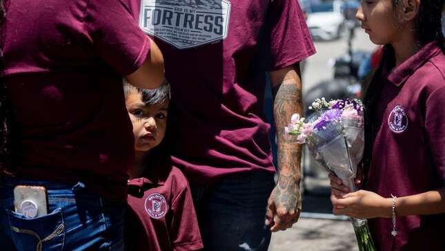 Image for article titled Texas Shooter Texted Internet Friend: 'Ima Go Shoot Up a Elementary School RN'