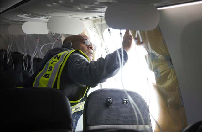 Image for article titled Boeing 737 Max Planes Grounded After Door Plug Blows Out At 16,000 Feet
