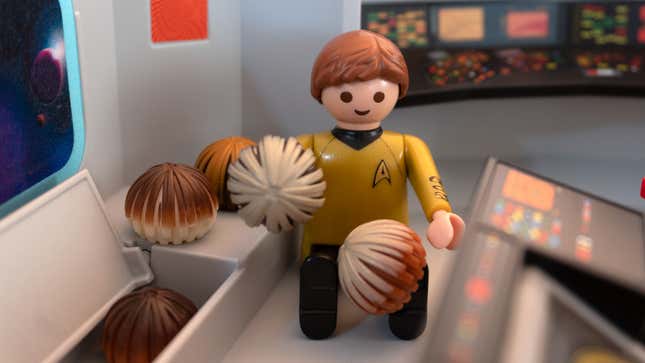 The Trek Collective: New images and details of the Playmobil USS