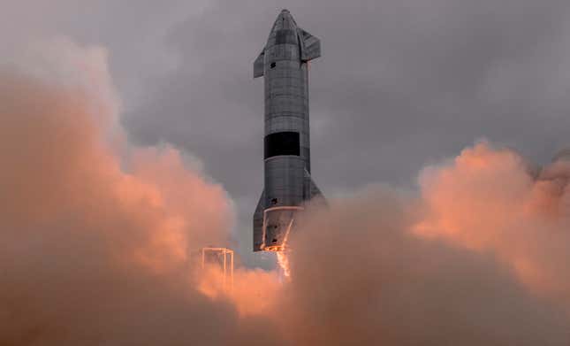 Starship prototype SN15 during the first and only successful vertical landing of the upper stage, May 5, 2021.