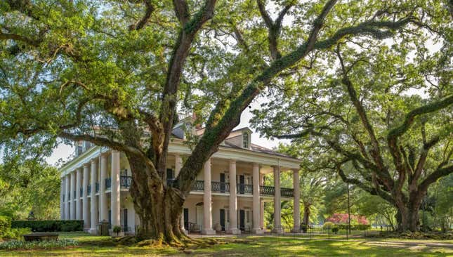 Image for article titled From Nottoway To Monticello,15 Slave Plantations With Brutal Backstories