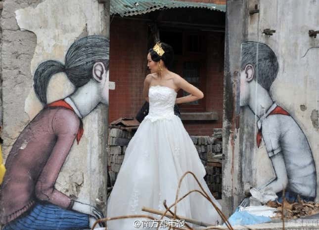 Image for article titled This poetic street art paying homage to old Shanghai is being erased by government bureaucrats