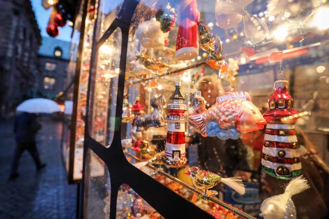 Image for article titled Quartzy: the brick-and-mortar edition