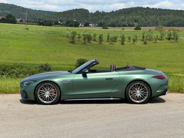 Side view of the matte green Mercedes-AMG SL63 SE Performance