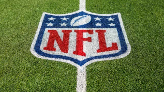 Image for article titled The NFL's multi-billion dollar empire has a lawn-care problem
