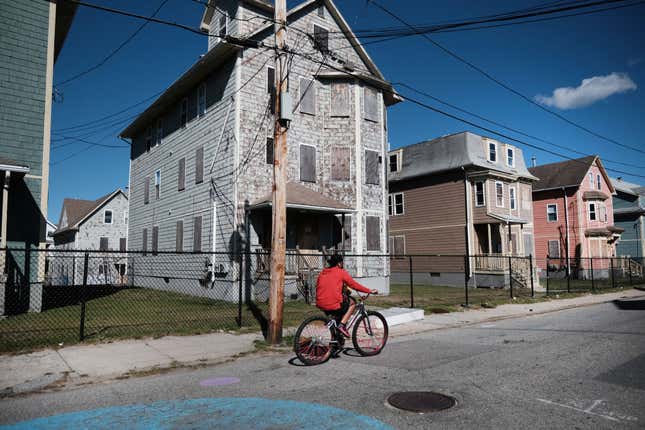 Image for article titled The 10 best states in America for house flipping