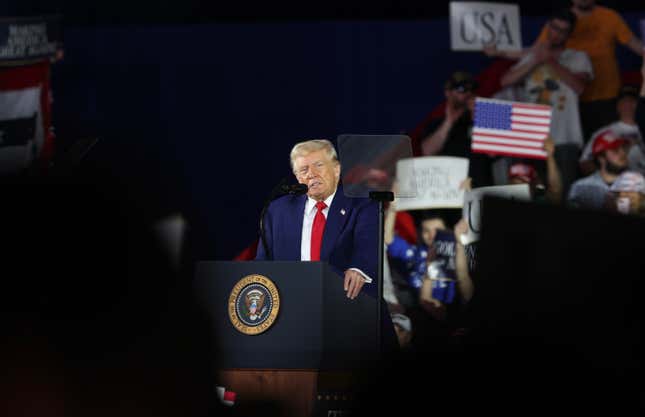 Image for article titled Trump&#39;s response as the stock market sinks and the economy shrinks: Blame Biden