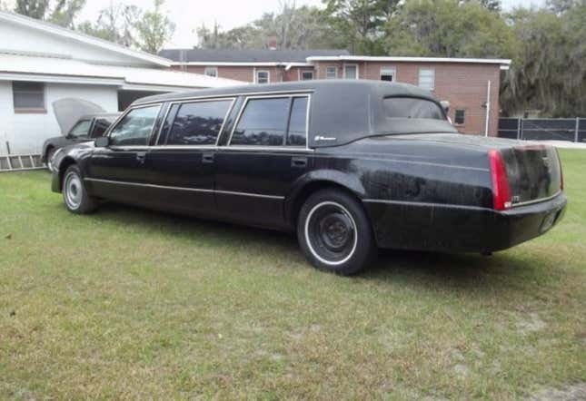 Image for article titled This Custom Cadillac Looks Like a Dollar Store Version of the Presidential Limo