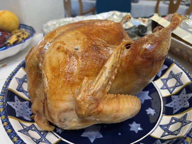 Image de l'article intitulé Ne vous embarrassez pas et apportez ces aliments à une fête de Noël noire