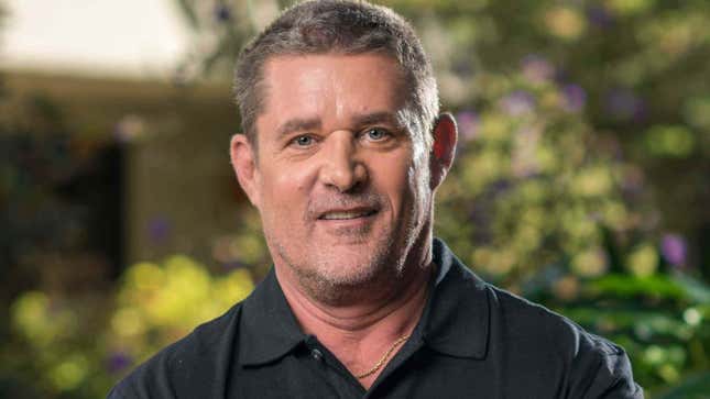 Headshot of Glen Schofield smiling.