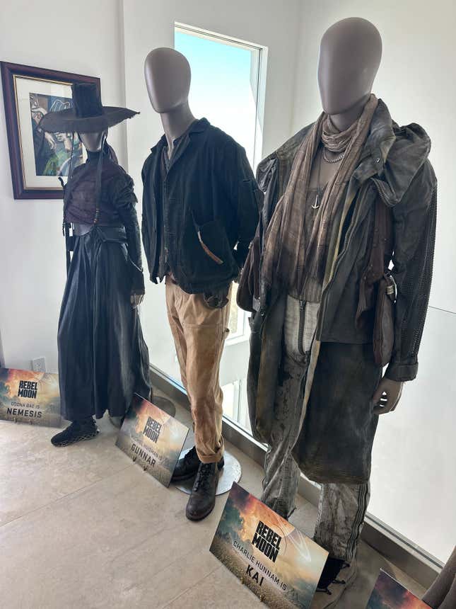 Image for article titled The Space Fashions of Zack Snyder&#39;s Netflix Saga Rebel Moon