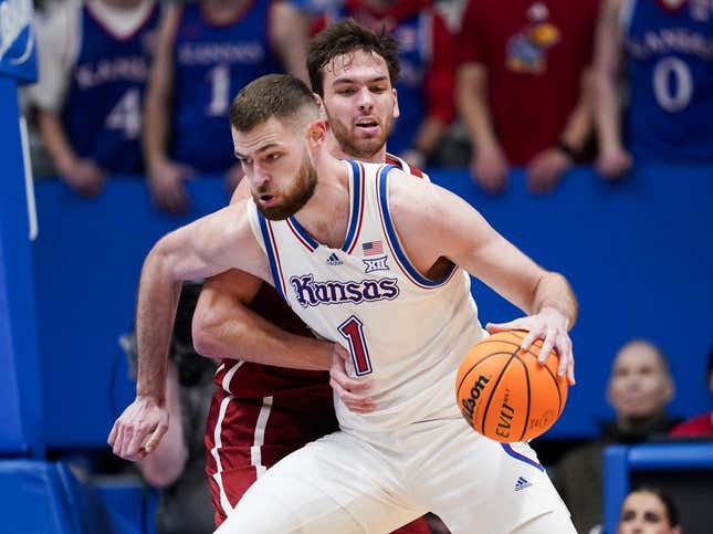 Dickinson has 24 points, 14 rebounds as No. 3 Kansas beats No. 9 Oklahoma  78-66