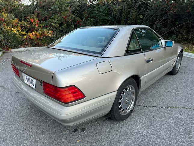 Image for article titled At $5,000, Does This 1996 Mercedes SL 500 Carry A Super Light Price Tag?