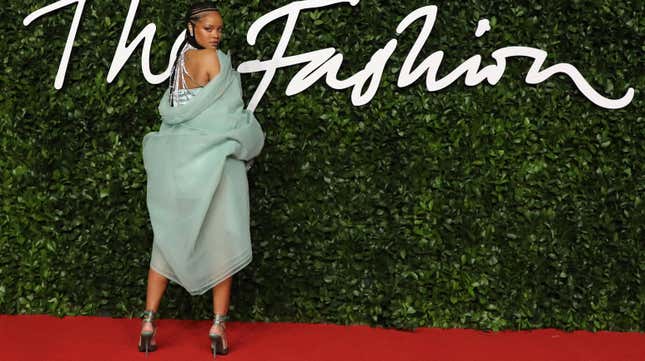 Image for article titled I'm Inspired by Rihanna Taking Out the Trash in Heels and Diamonds