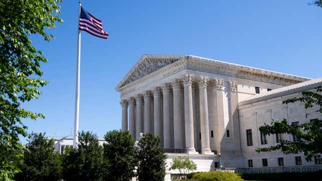 Image for article titled Doctors' Group Asks the Supreme Court To Overturn Trump's Dangerous Abortion 'Gag Rule'