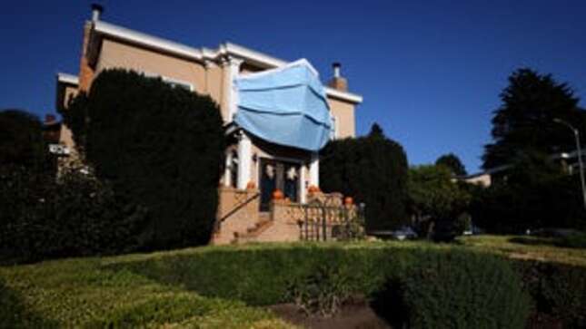 Image for article titled Tell Us About Your Most Stressful Halloween Celebration