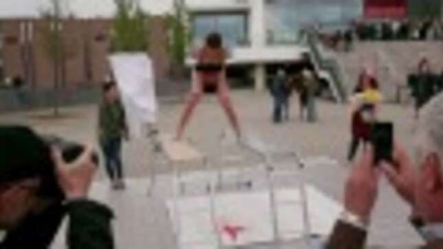 Here's a Woman Plopping Paint Eggs Out of Her Vagina -- for Art!