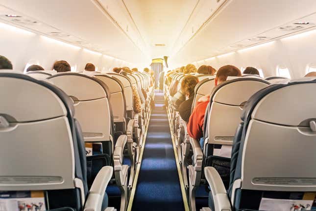 Image for article titled 5 Ridiculous Types of People on an Airplane as You Wait to Deboard