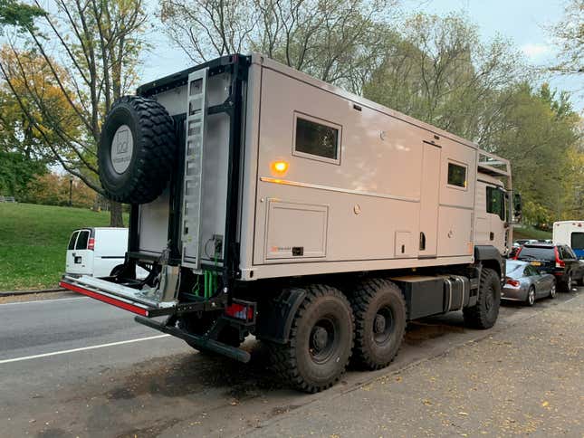 Image for article titled This Go-Anywhere Machine Is The Big MAN On Campus In Morningside Heights
