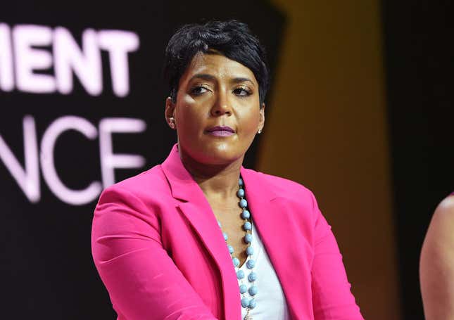 Image for article titled Mask On: Atlanta Mayor Keisha Lance Bottoms Did Not Come to Play With Goofy Georgia Governor Brian Kemp