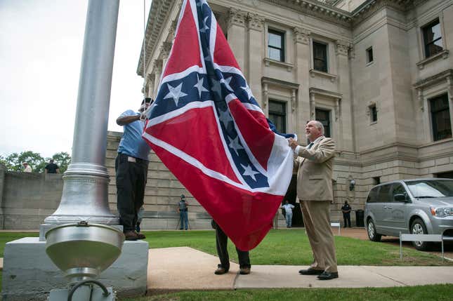 Image for article titled Mississippi Finally Votes for a Less Racist State Flag