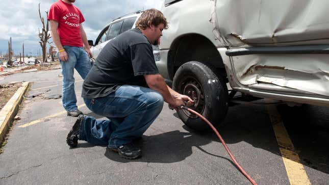 Image for article titled An Apartment Complex In Ohio Is Towing Cars For Being Ugly