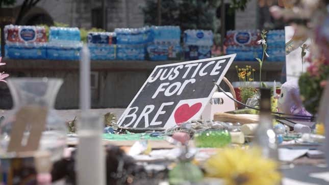 Image for article titled Hulu's Promotion of The Killing of Breonna Taylor Undermines the Documentary's Power