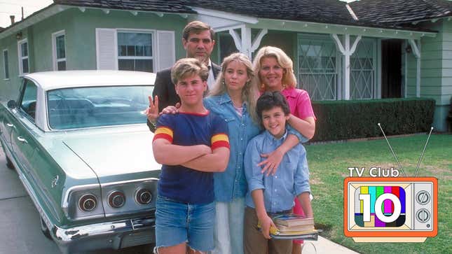 From left in “Pilot”: Jason Hervey, Dan Lauria, Olivia d’Abo, Fred Savage, and Alley Mills (Photo: ABC Photo Archives/Disney General Entertainment Content via Getty Images) 