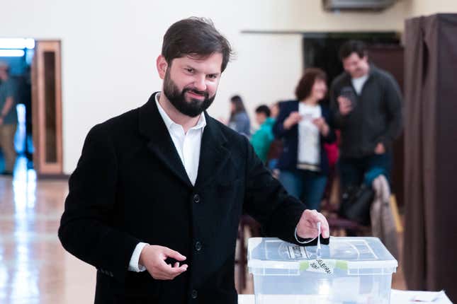 Chile&#39;s President Gabriel Boric votes on the draft of a new constitution in Punta Arenas, Chile, Sunday, Dec. 17, 2023. For the second time in as many years, Chileans vote in a referendum on whether to replace the current constitution which dates back to the military dictatorship of Gen. Augusto Pinochet. (AP Photo/Andres Poblete)