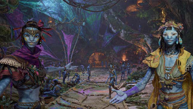 A screenshot shows Na'vi aliens from Avatar inside a tree fortress. 