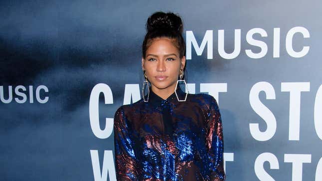 Image for article titled Cassie Claps Back at Claims She Sued Diddy For the Money