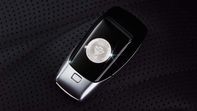 The key fob of a Mercedes-Benz G-Class