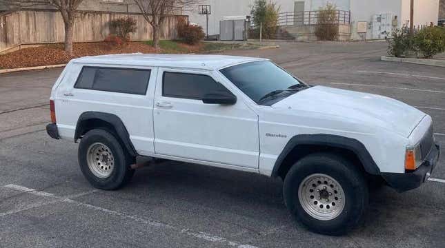 Image for article titled The Mythical Chopped Jeep Cherokee XJ Is Up For Sale Once Again