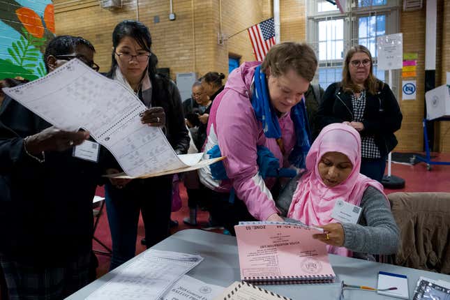 Image for article titled Photos: Americans line up to vote in the 2018 midterms