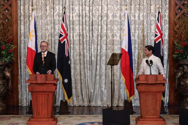 Australia&#39;s Prime Minister Anthony Albanese, left, speaks during a joint press statement with Philippine President Ferdinand Marcos Jr. at the Malacanang palace in Manila Friday, Sept. 8, 2023. (Earvin Perias/Pool Photo via AP)