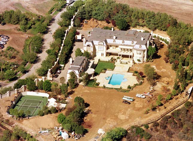 Image for article titled A Look at All of The Lavish Homes Denzel Washington Lived In