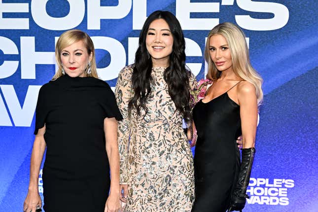 (L-R) Sutton Stracke, Crystal Kung Minkoff and Dorit Kemsley at the People's Choice Awards held at Barker Hangar on December 6, 2022 in Santa Monica, California. (Photo by Michael Buckner/Variety via Getty Images)