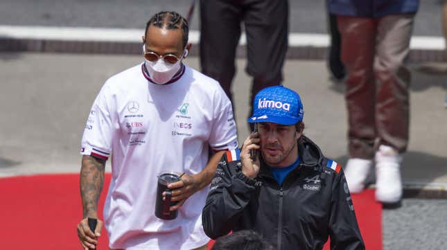 Image for article titled Fernando Alonso Is Very Sorry for Calling Lewis Hamilton an Idiot