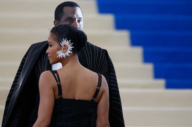 Image de l'article intitulé 24 détails inédits sur la relation tortueuse de Diddy avec Cassie