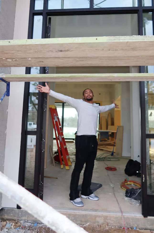Image for article titled Inside Simone Biles, Jonathan Owens In-Progress Texas Lakeside Mansion