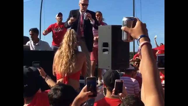Rutgers Student Tailgate Shut Down After AD Chugs A Beer On Stage