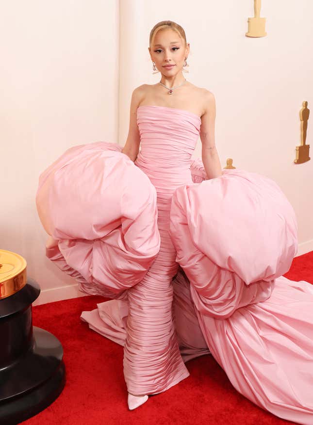 Image for article titled The Biggest Red Carpet Trainwrecks From Oscars 2024